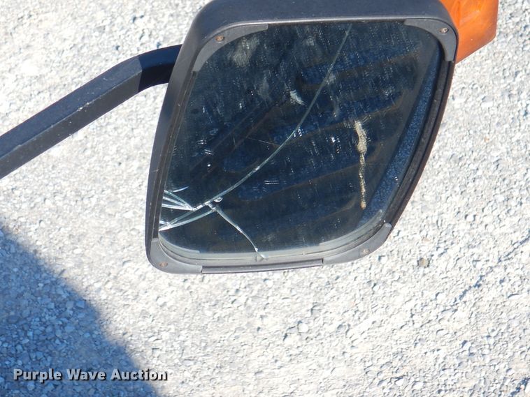 image for item JY9792 2004 Gleaner R65  combine