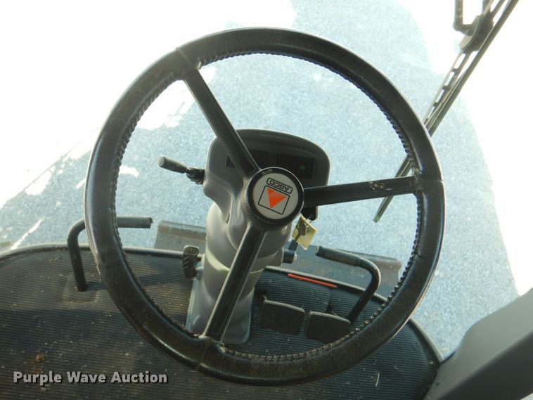 image for item JY9792 2004 Gleaner R65  combine