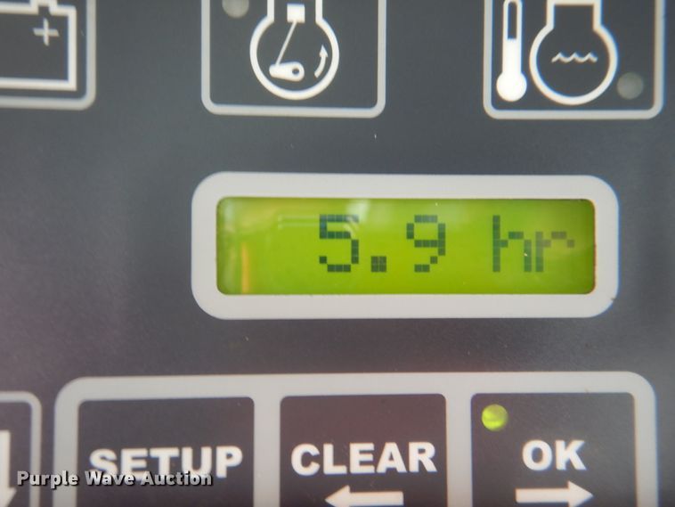 image for item JY9792 2004 Gleaner R65  combine