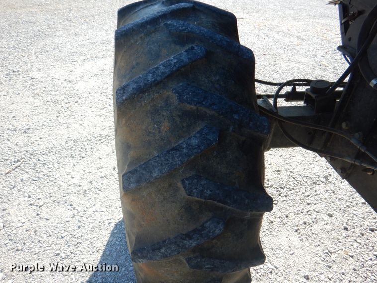 image for item JY9792 2004 Gleaner R65  combine