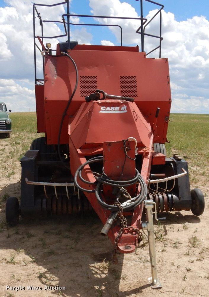 image for item JZ9972 1997 Case 8575  large square baler