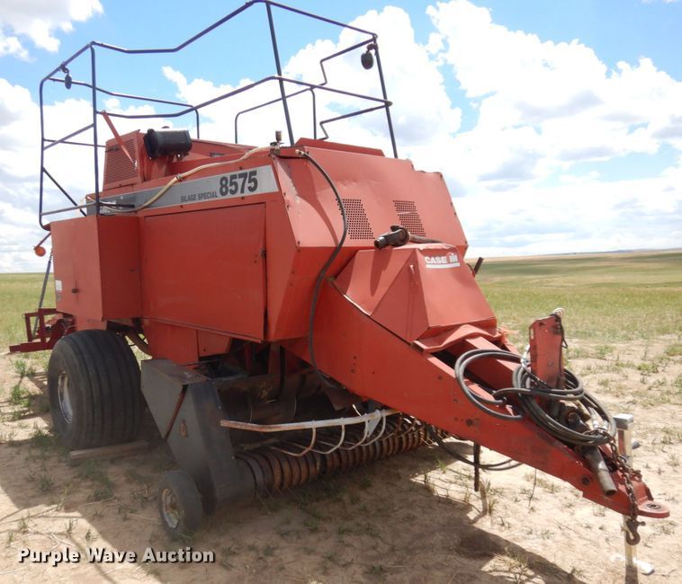 image for item JZ9972 1997 Case 8575  large square baler