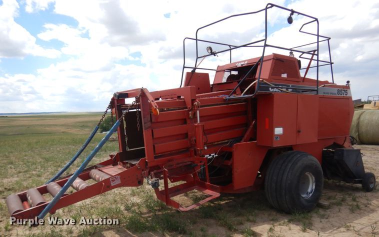 image for item JZ9972 1997 Case 8575  large square baler