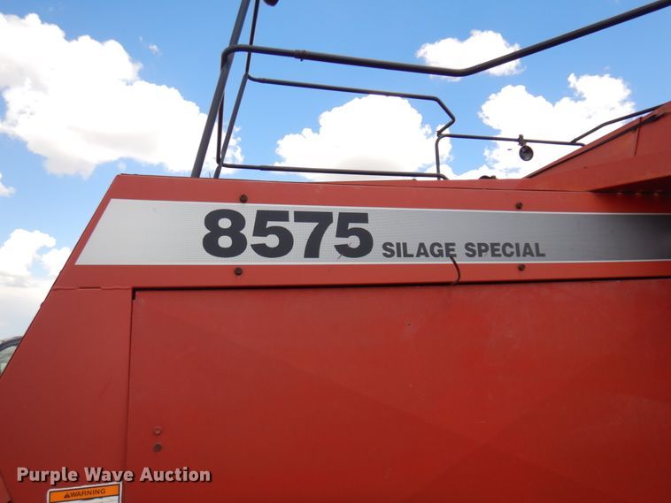 image for item JZ9972 1997 Case 8575  large square baler