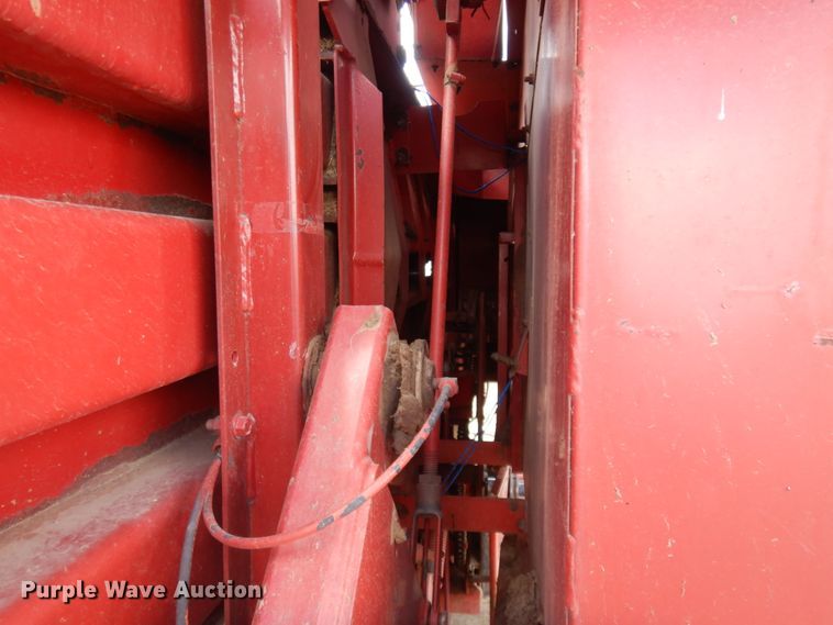 image for item JZ9972 1997 Case 8575  large square baler