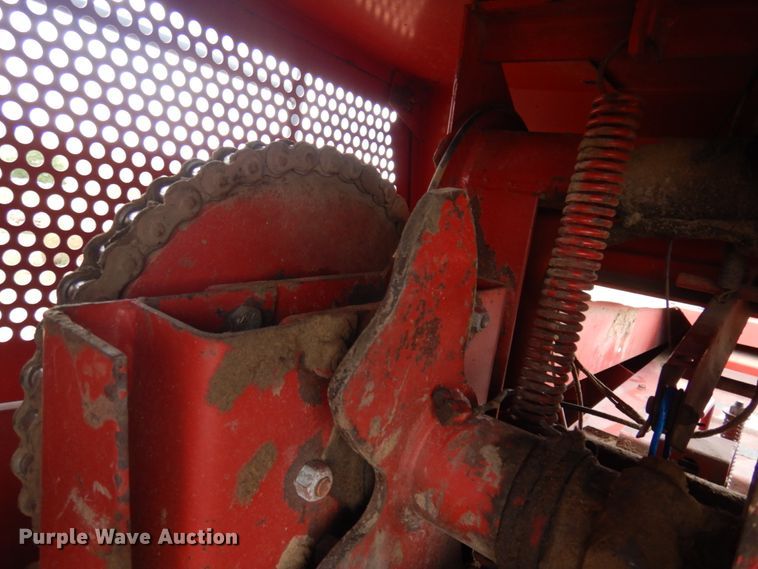 image for item JZ9972 1997 Case 8575  large square baler