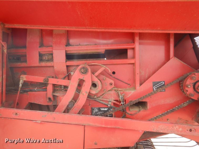 image for item JZ9972 1997 Case 8575  large square baler