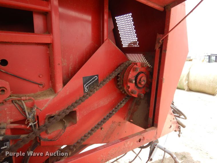 image for item JZ9972 1997 Case 8575  large square baler