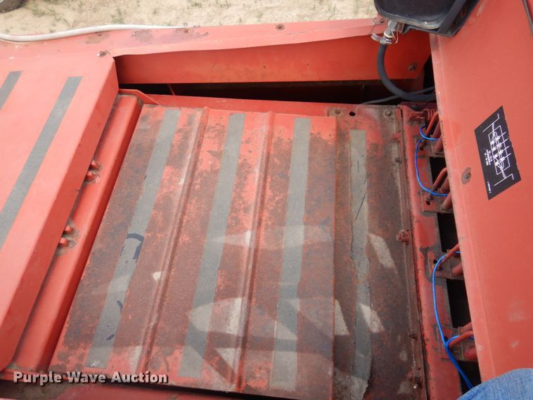 image for item JZ9972 1997 Case 8575  large square baler