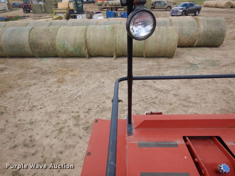 image for item JZ9972 1997 Case 8575  large square baler