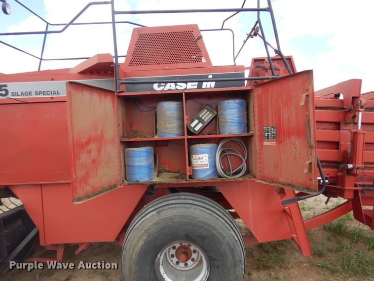 image for item JZ9972 1997 Case 8575  large square baler