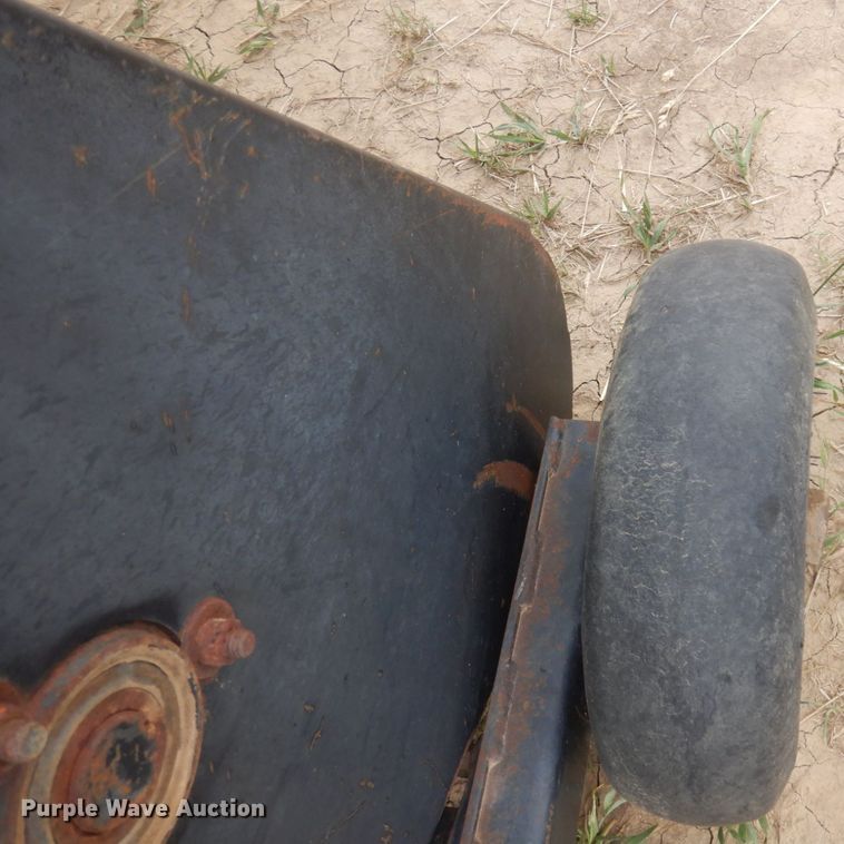 image for item JZ9972 1997 Case 8575  large square baler