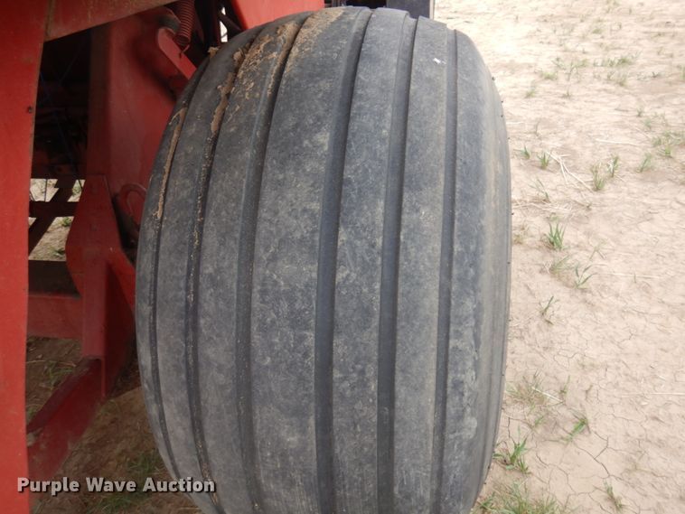 image for item JZ9972 1997 Case 8575  large square baler