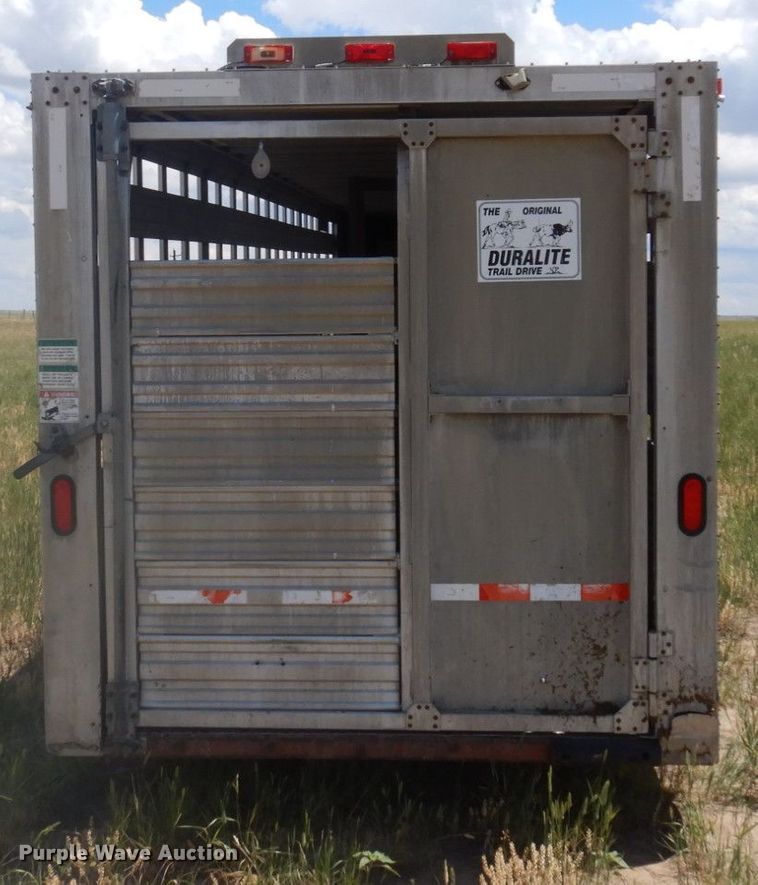 image for item JZ9973 2002 Duralite  livestock trailer