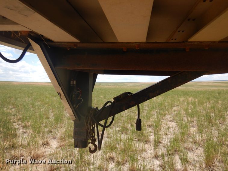 image for item JZ9973 2002 Duralite  livestock trailer