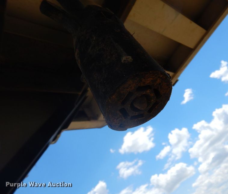 image for item JZ9973 2002 Duralite  livestock trailer