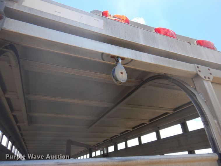 image for item JZ9973 2002 Duralite  livestock trailer