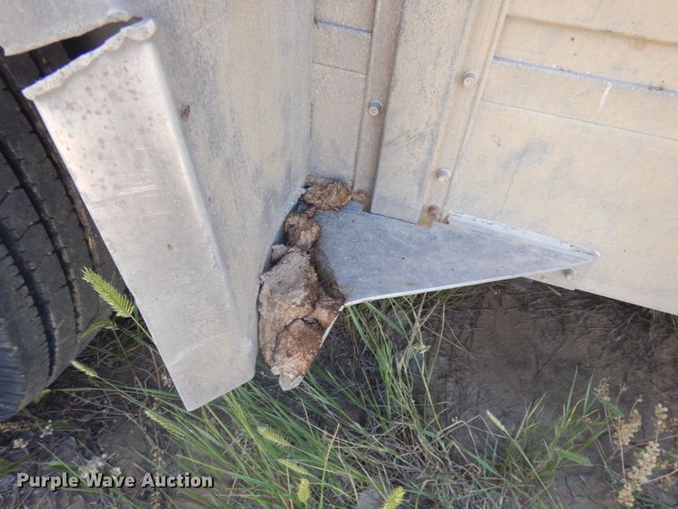 image for item JZ9973 2002 Duralite  livestock trailer