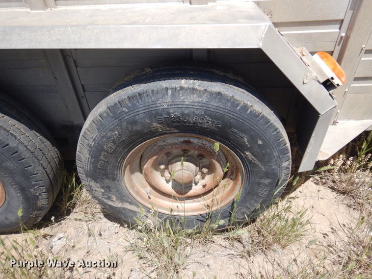 image for item JZ9973 2002 Duralite  livestock trailer