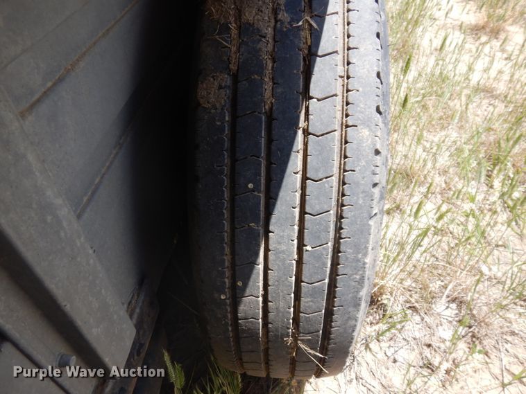 image for item JZ9973 2002 Duralite  livestock trailer