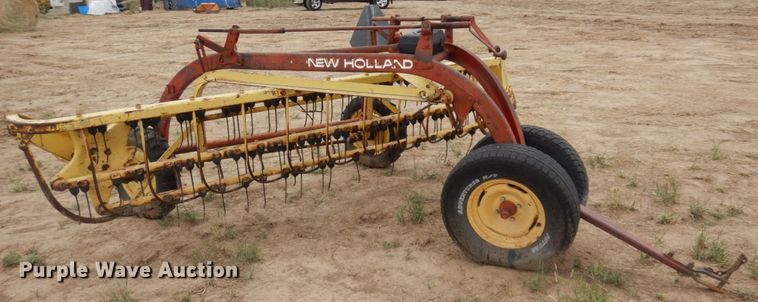 image for item JZ9975 New Holland 260  hay rake