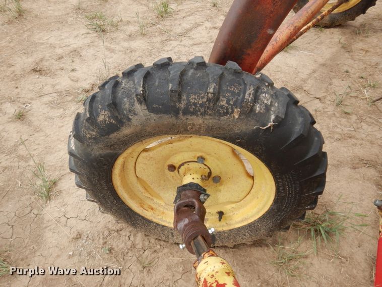 image for item JZ9975 New Holland 260  hay rake