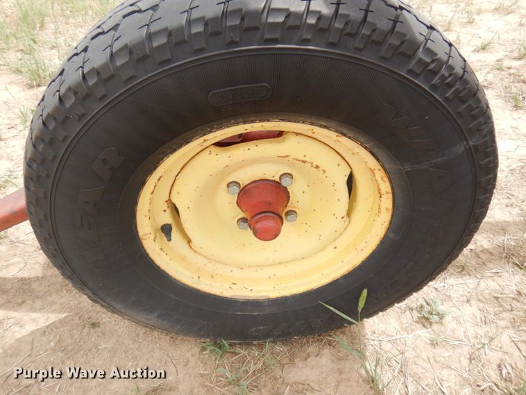 image for item JZ9975 New Holland 260  hay rake