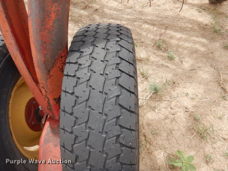 image for item JZ9975 New Holland 260  hay rake