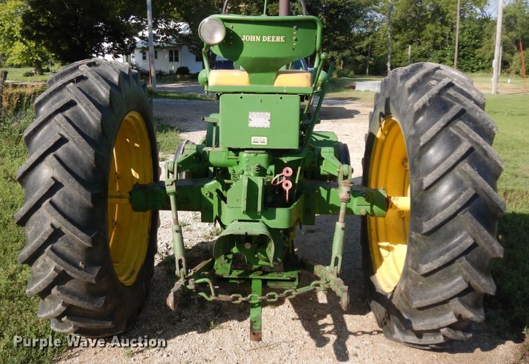 image for item KU9533 John Deere 70  tractor