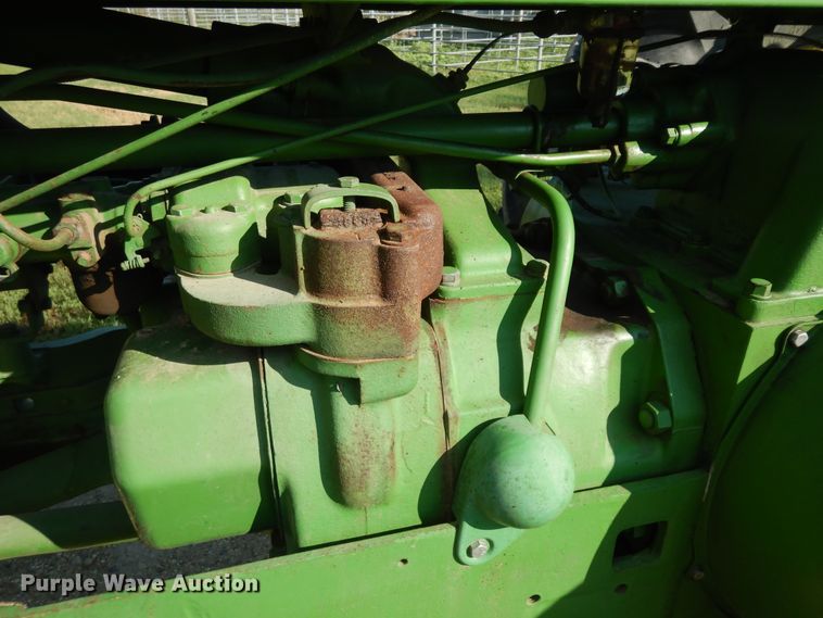 image for item KU9533 John Deere 70  tractor
