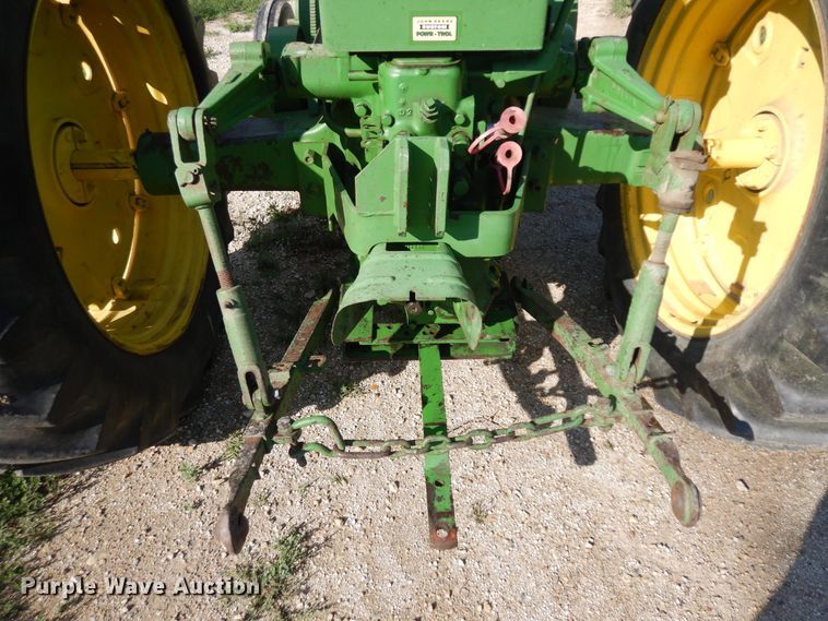 image for item KU9533 John Deere 70  tractor