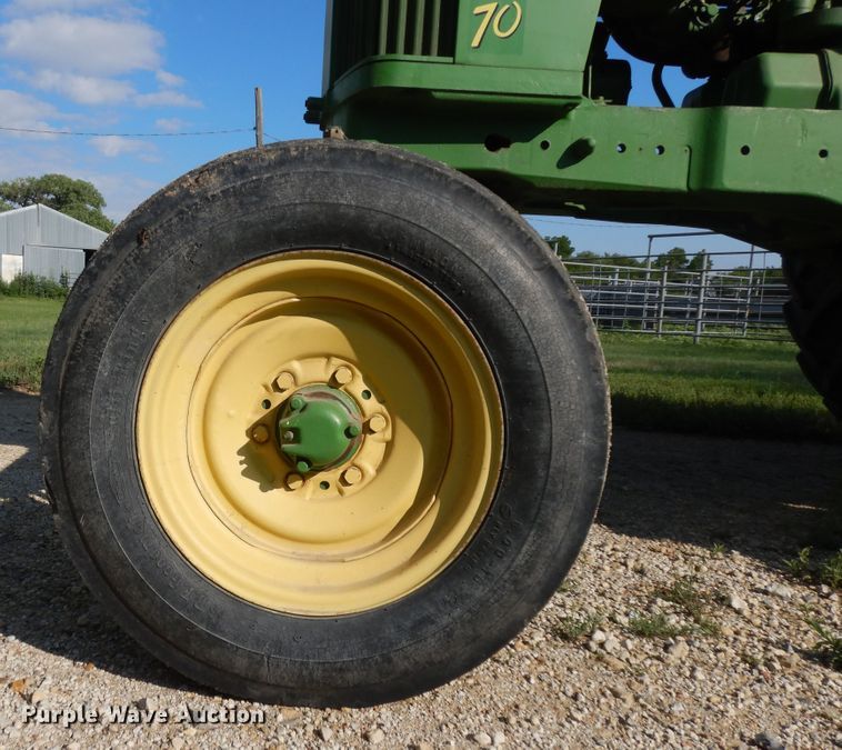 image for item KU9533 John Deere 70  tractor