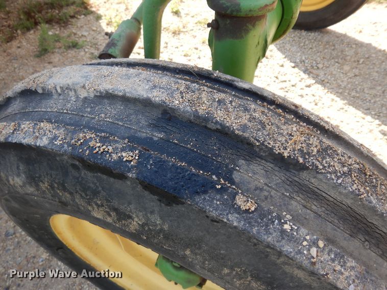 image for item KU9533 John Deere 70  tractor