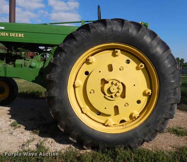 image for item KU9533 John Deere 70  tractor