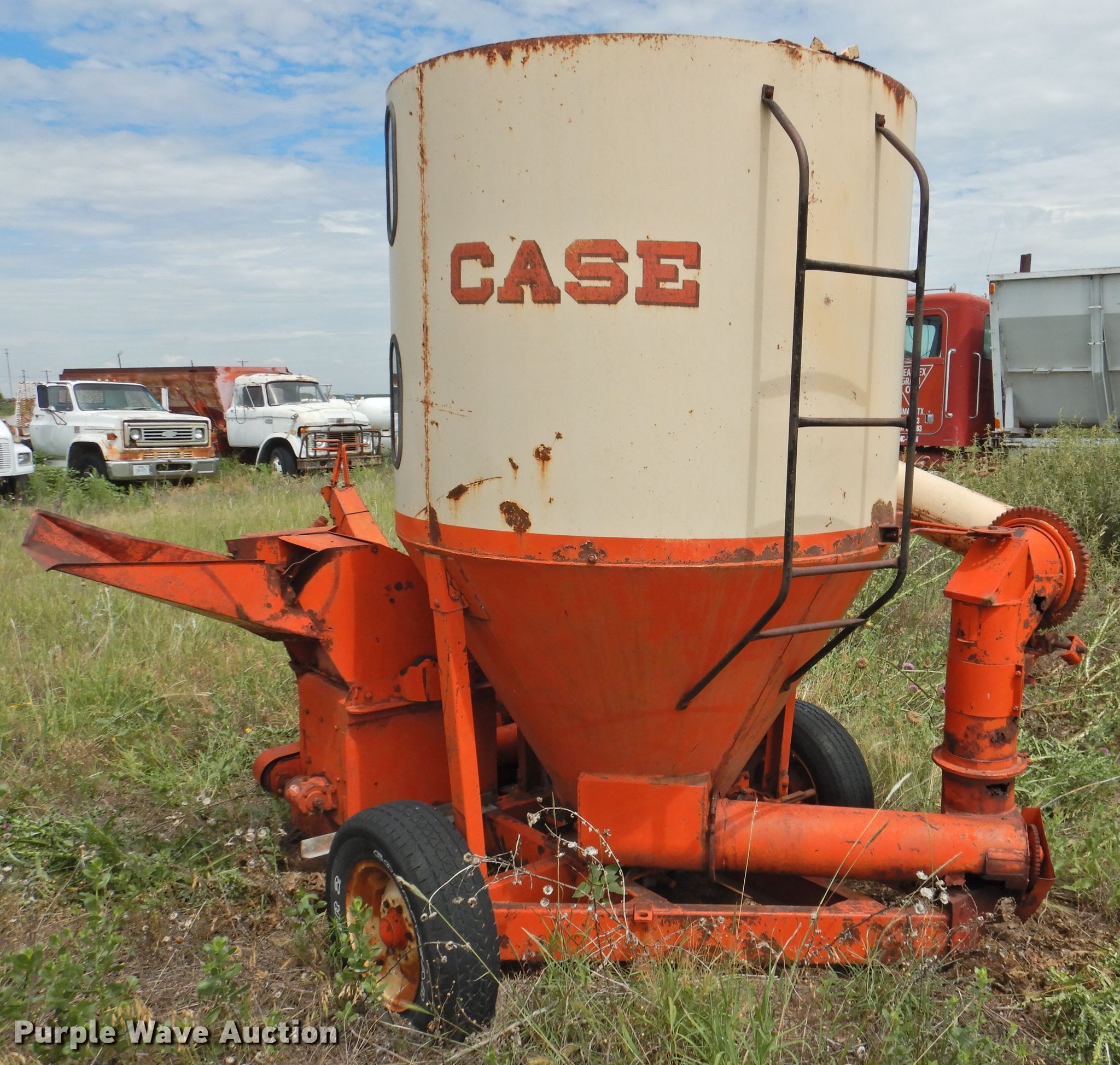 Case feed grinder/mixer in Spearman, TX Item DK2266 sold Purple Wave