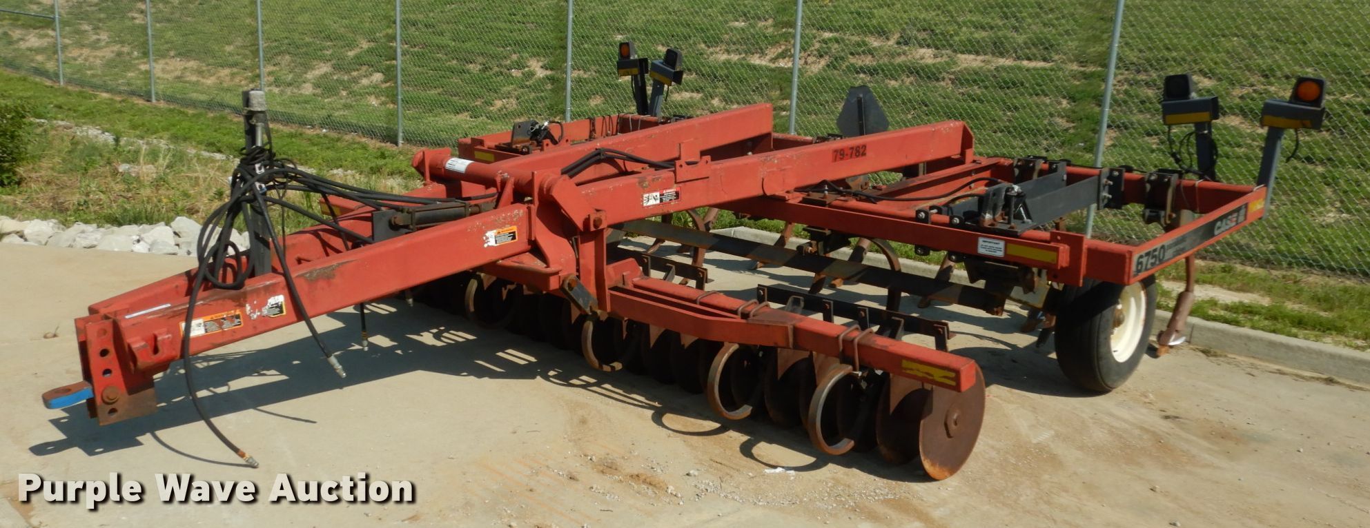 Case IH 6750 disk ripper in Columbia, MO Item II9592 sold Purple Wave