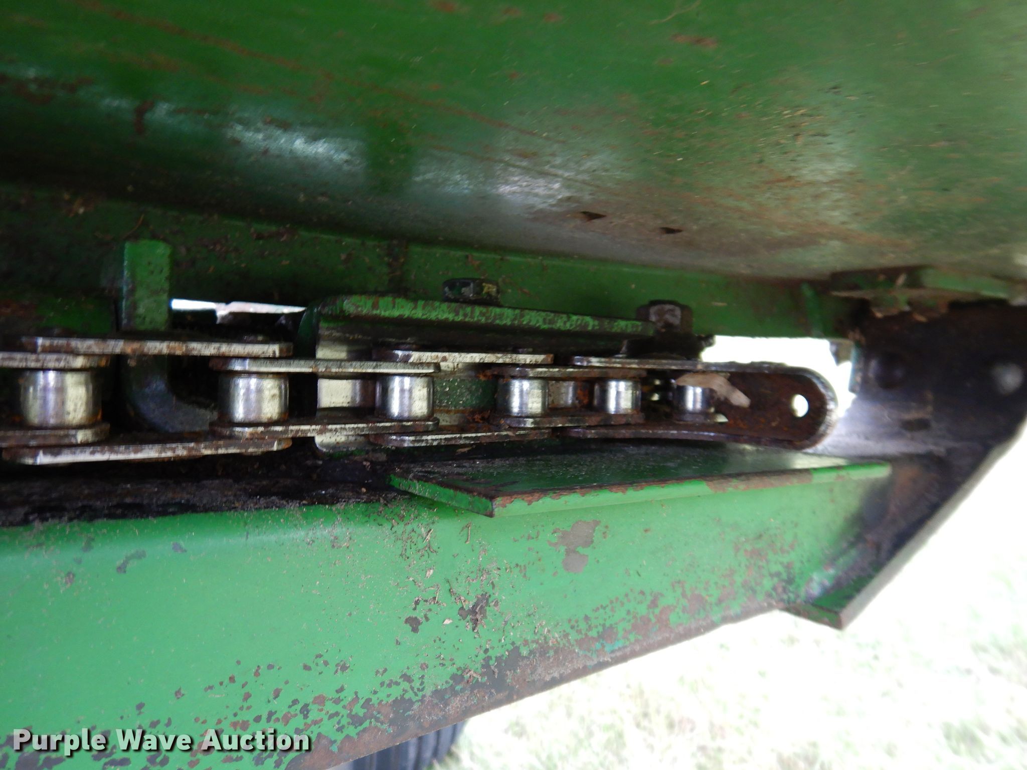 John Deere 643 corn head in Estherville, IA Item IQ9719 sold Purple