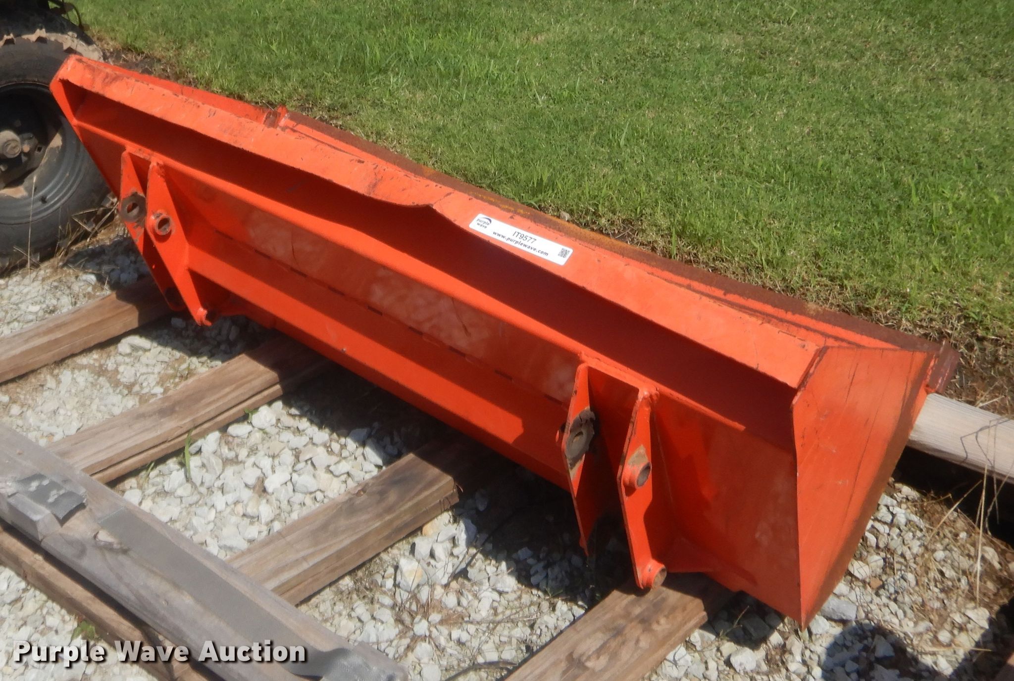 Kubota 60"W bucket in Shawnee, OK Item IT9577 sold Purple Wave