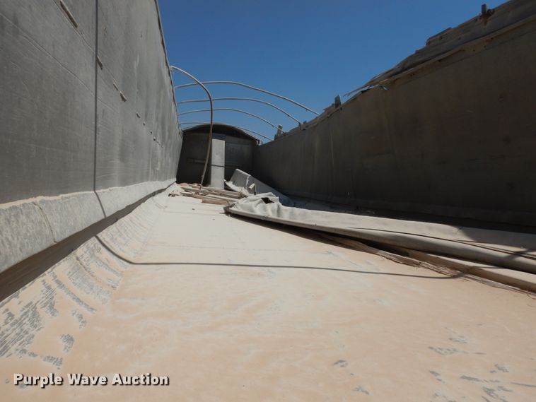 image for item DC2031 1989 East  end dump trailer