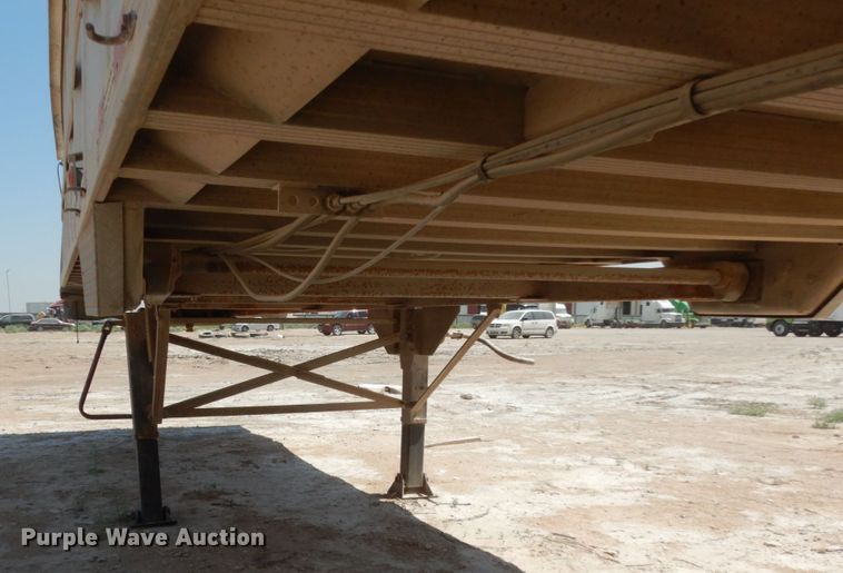 image for item DC2031 1989 East  end dump trailer