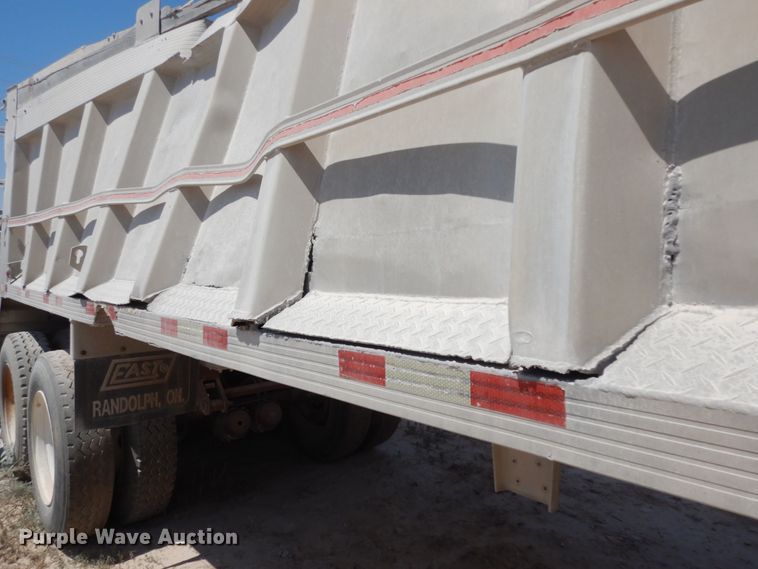 image for item DC2031 1989 East  end dump trailer