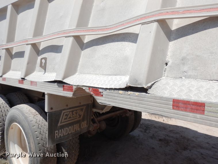 image for item DC2031 1989 East  end dump trailer