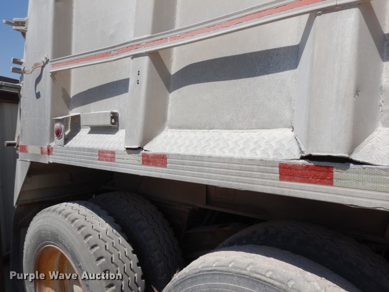 image for item DC2031 1989 East  end dump trailer
