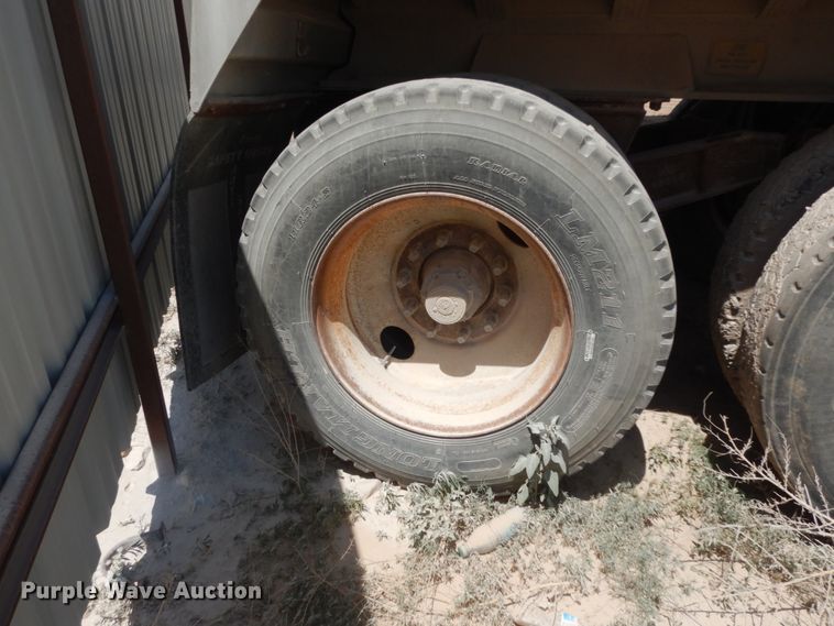 image for item DC2031 1989 East  end dump trailer