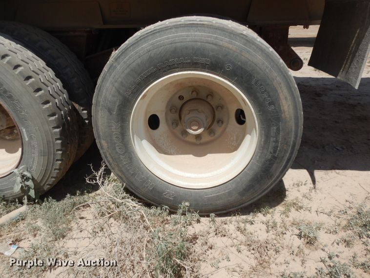 image for item DC2031 1989 East  end dump trailer