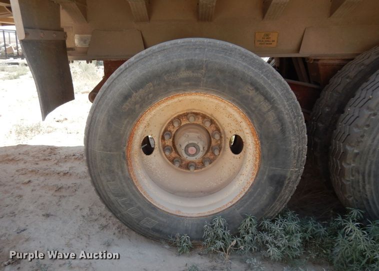 image for item DC2031 1989 East  end dump trailer