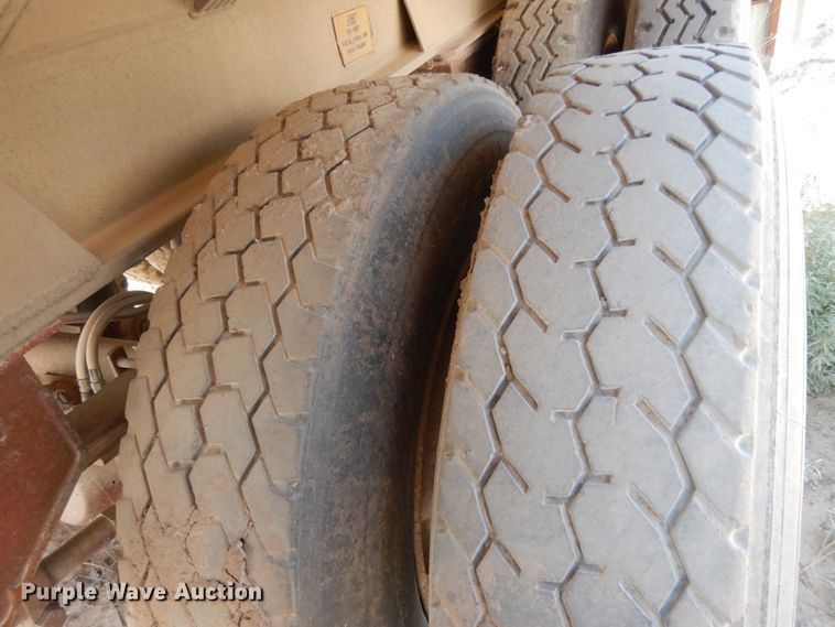 image for item DC2031 1989 East  end dump trailer