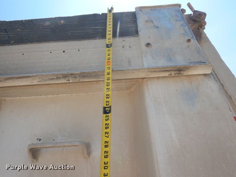 image for item DC2031 1989 East  end dump trailer