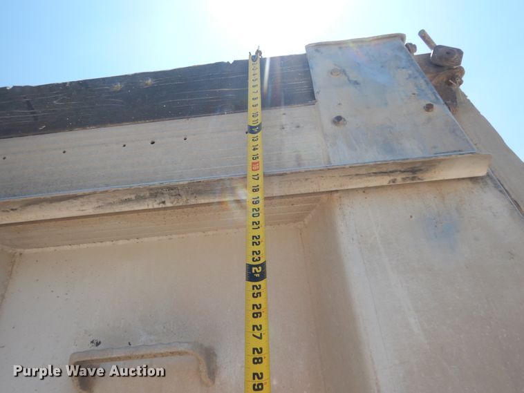 image for item DC2031 1989 East  end dump trailer