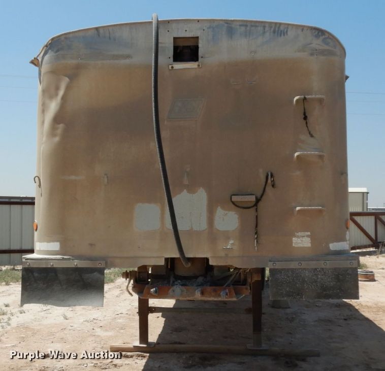 image for item DC2032 1988 East  end dump trailer